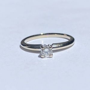 Zales 14KT diamond 💎 solitaire ring 💍